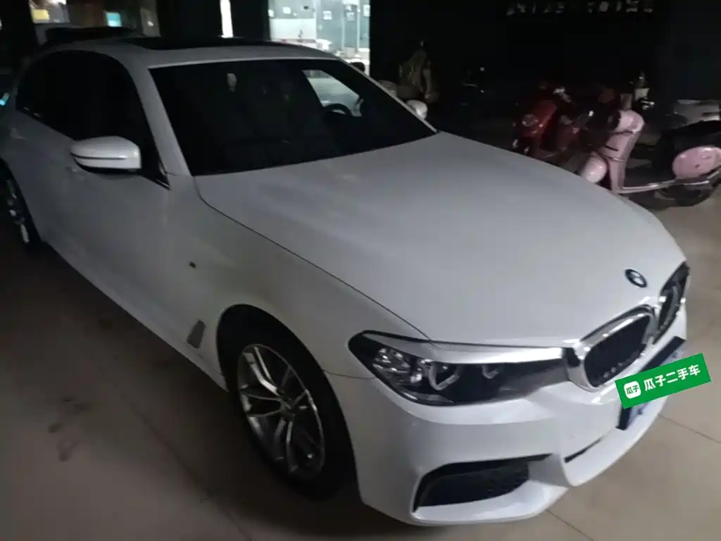BMW 5 Series — миниатюра 4