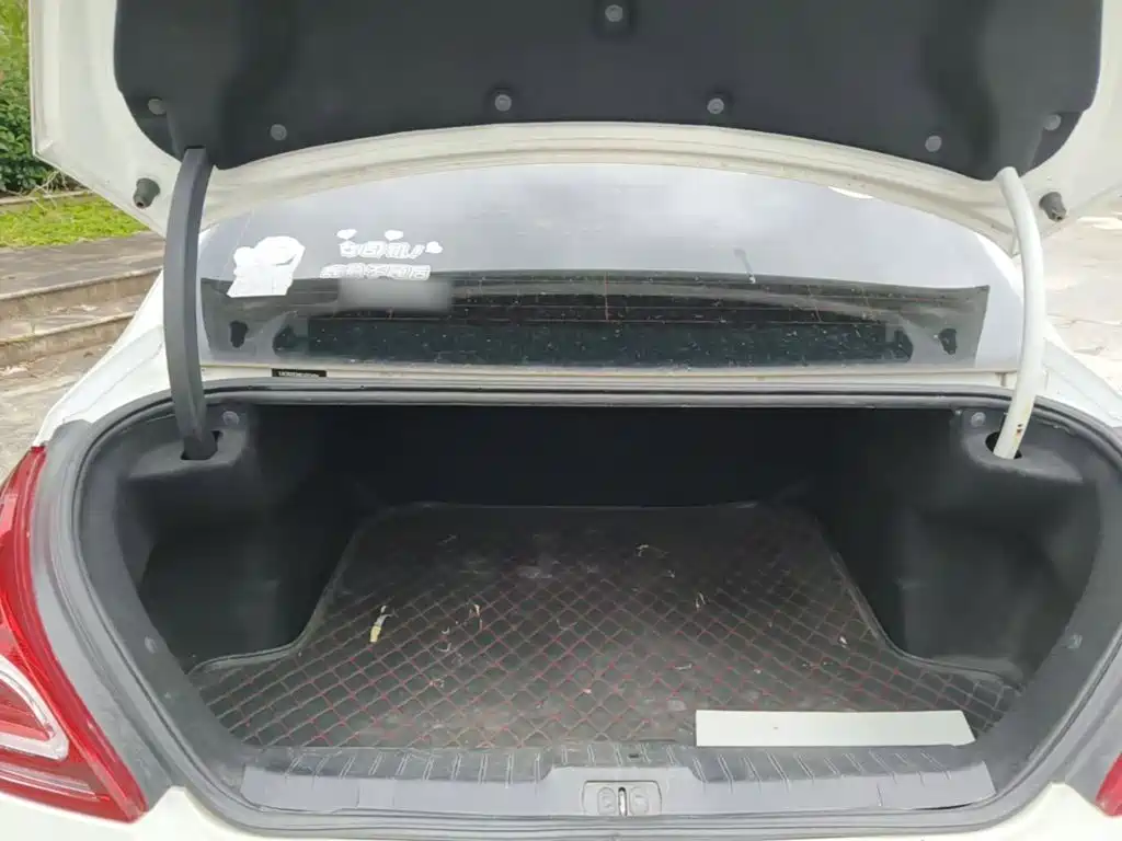 Peugeot 308 — миниатюра 19