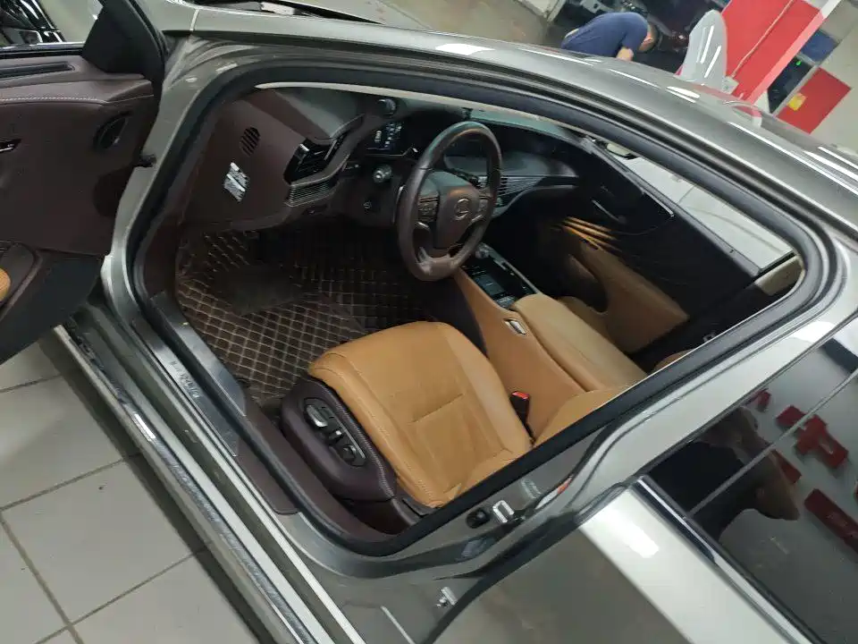 Lexus LS 2020 500h VI