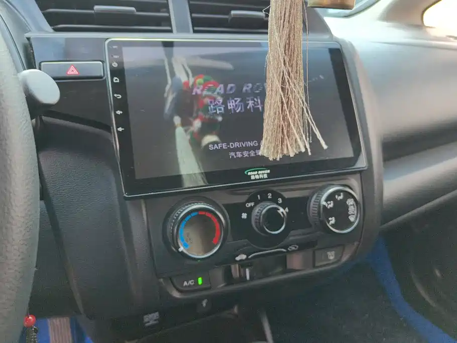 Honda Fit — миниатюра 13