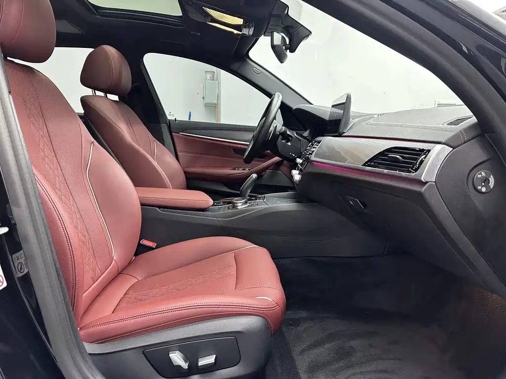 BMW 5 Series — миниатюра 14