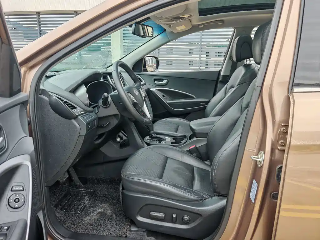 Hyundai Santa Fe — миниатюра 8