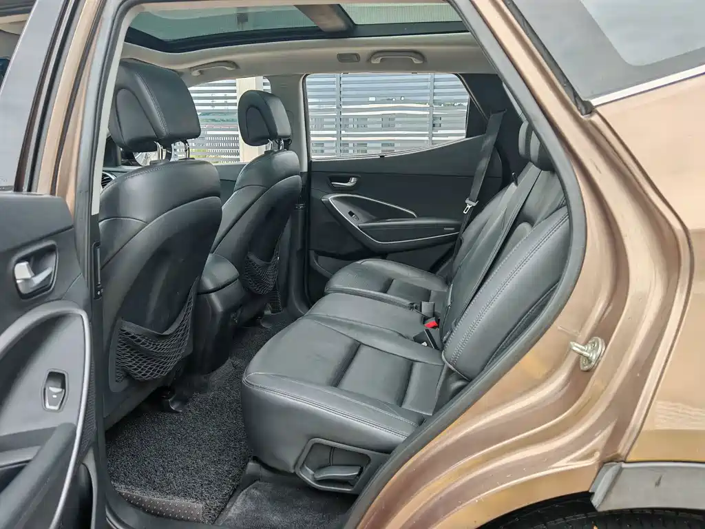 Hyundai Santa Fe — миниатюра 9
