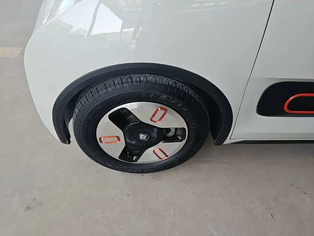 Baojun KiWi EV — миниатюра 23
