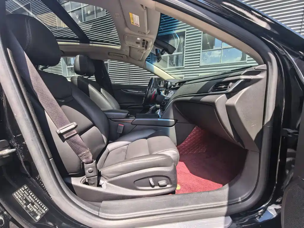 Cadillac XTS — миниатюра 3