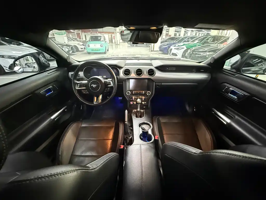 Ford Mustang — миниатюра 9