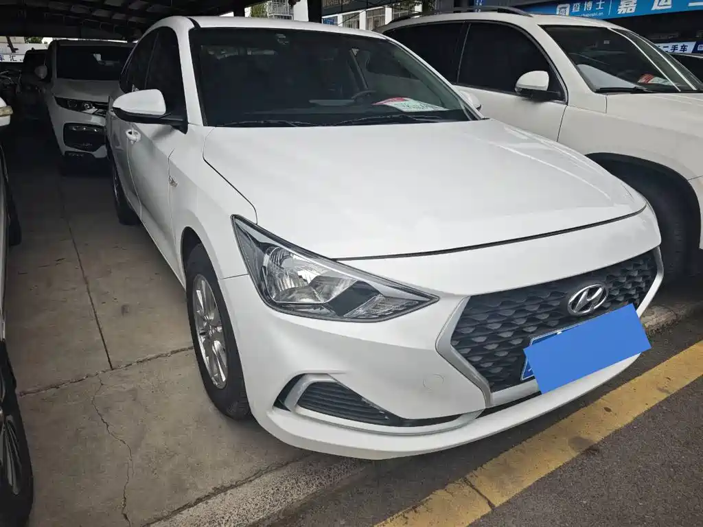 Hyundai Elantra — миниатюра 3