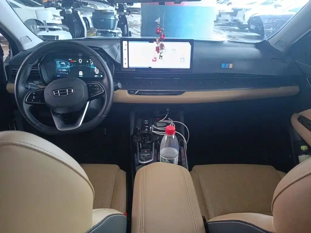 Geely L HiP — миниатюра 6