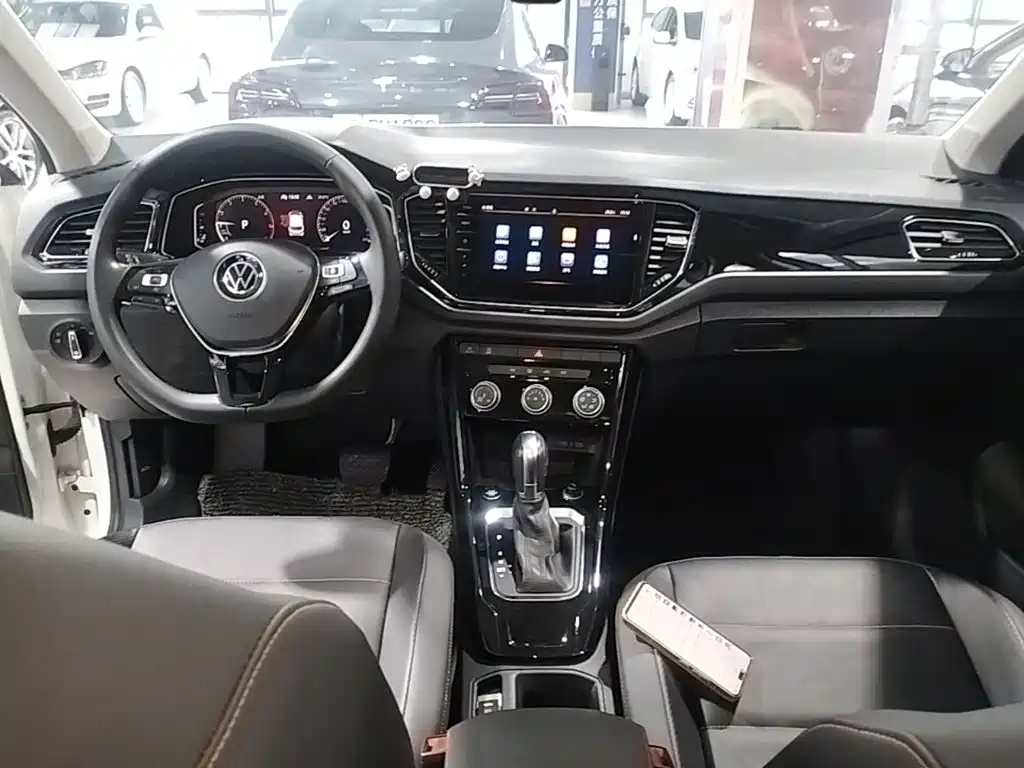 Volkswagen T-Roc — миниатюра 10