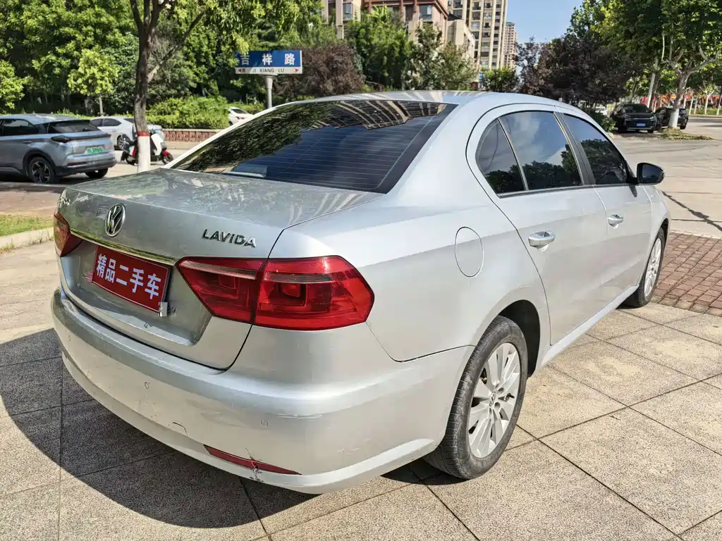 Volkswagen Lavida — миниатюра 8