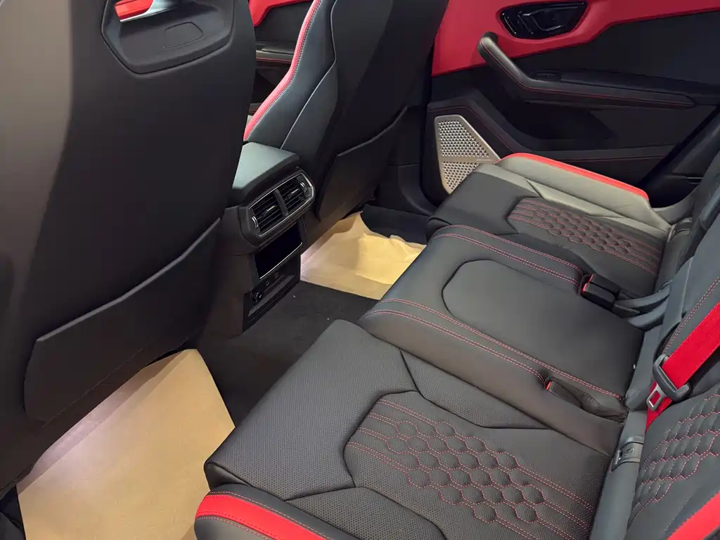 Lamborghini Urus SE — миниатюра 9