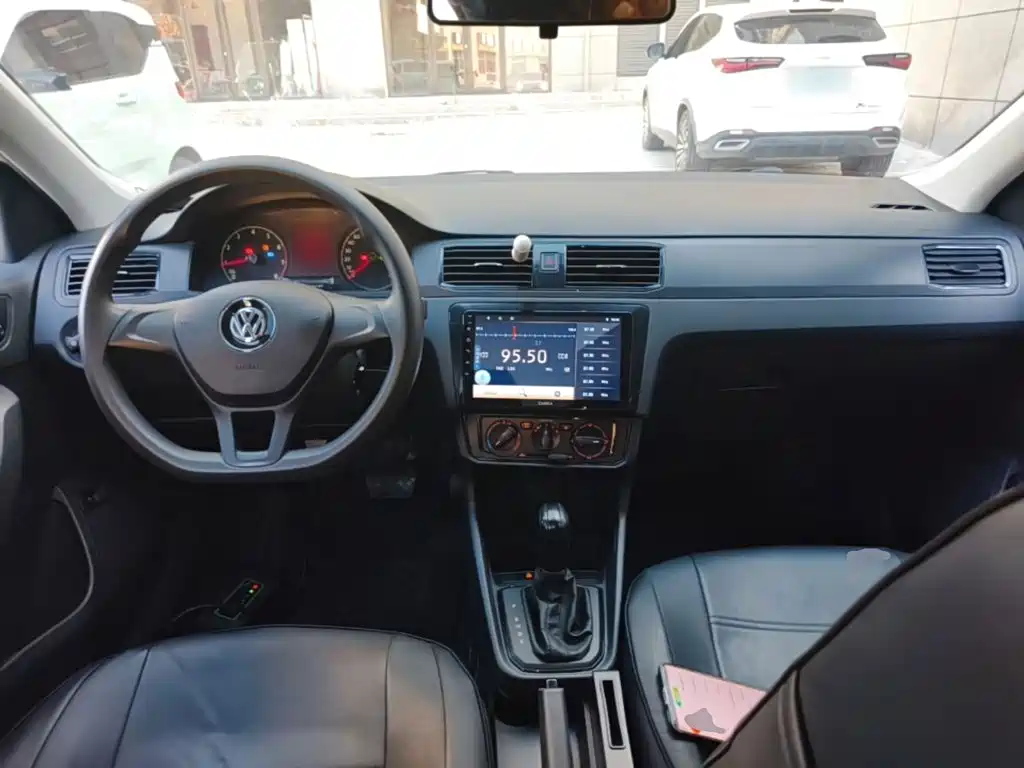Volkswagen Santana — миниатюра 10