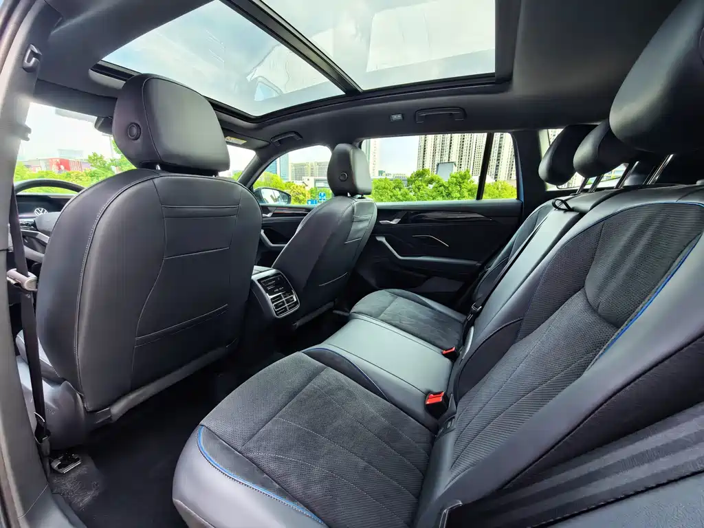 Volkswagen Tiguan L — миниатюра 13