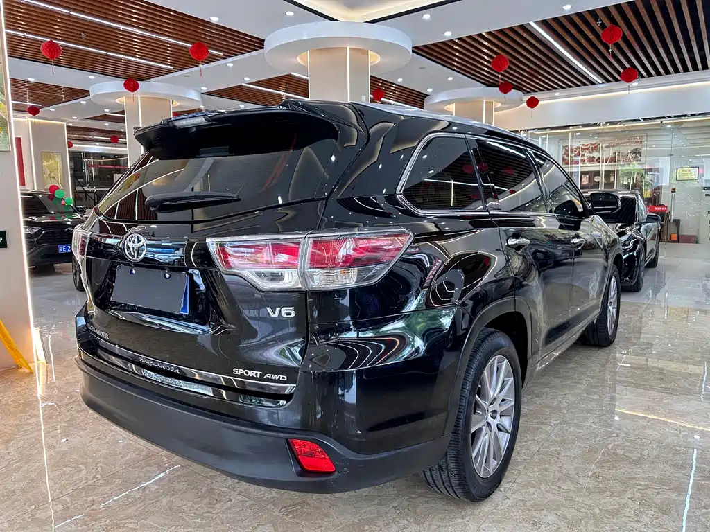Toyota Highlander 2015 3.5L Luxury 7 мест