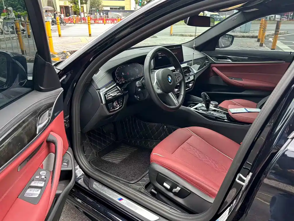 BMW 5 Series — миниатюра 4