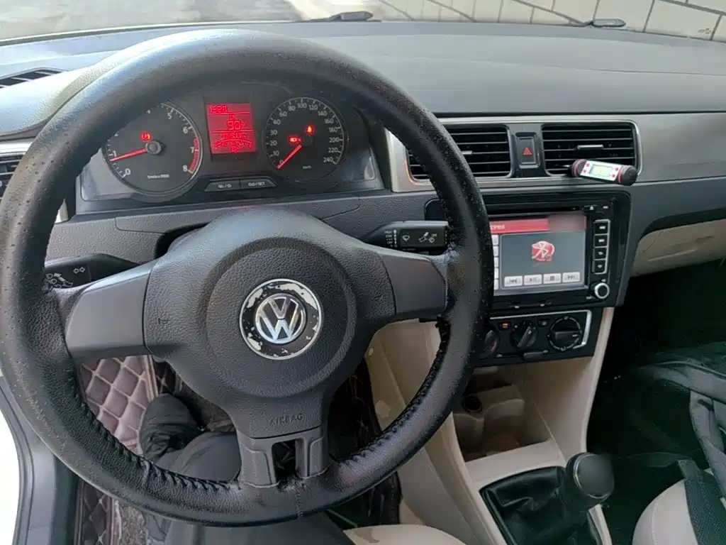 Volkswagen Santana — миниатюра 10