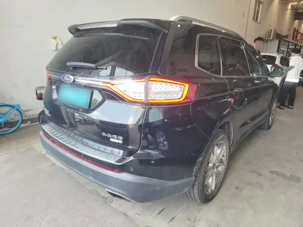 Ford Edge — миниатюра 7