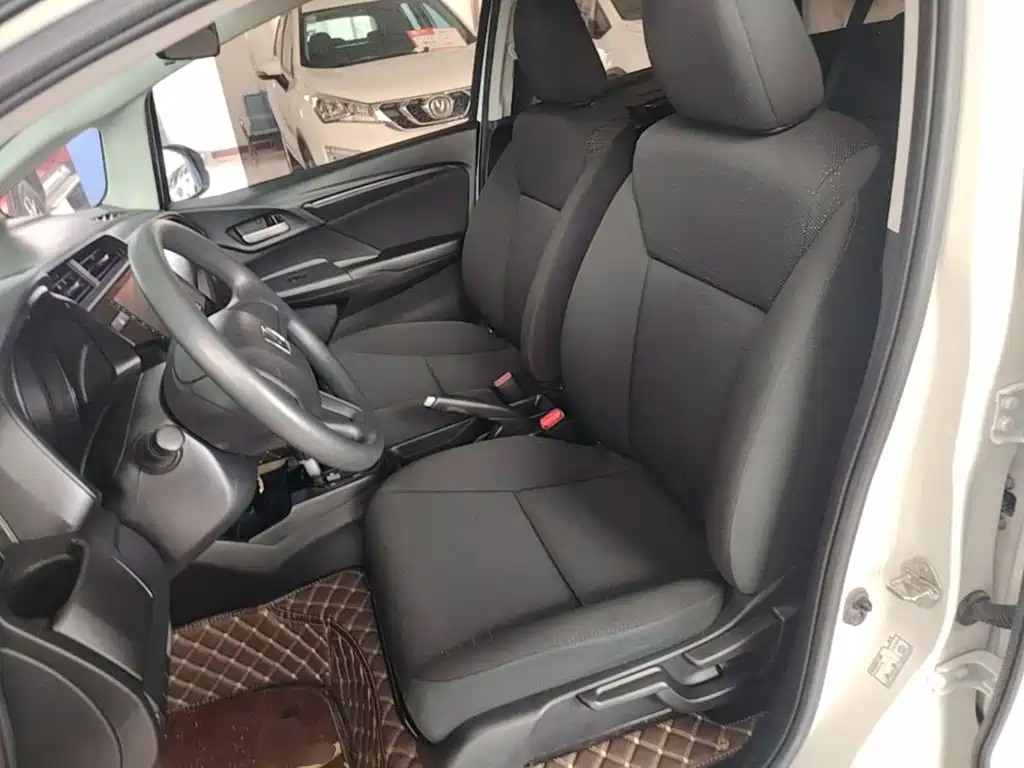 Honda Fit — миниатюра 15
