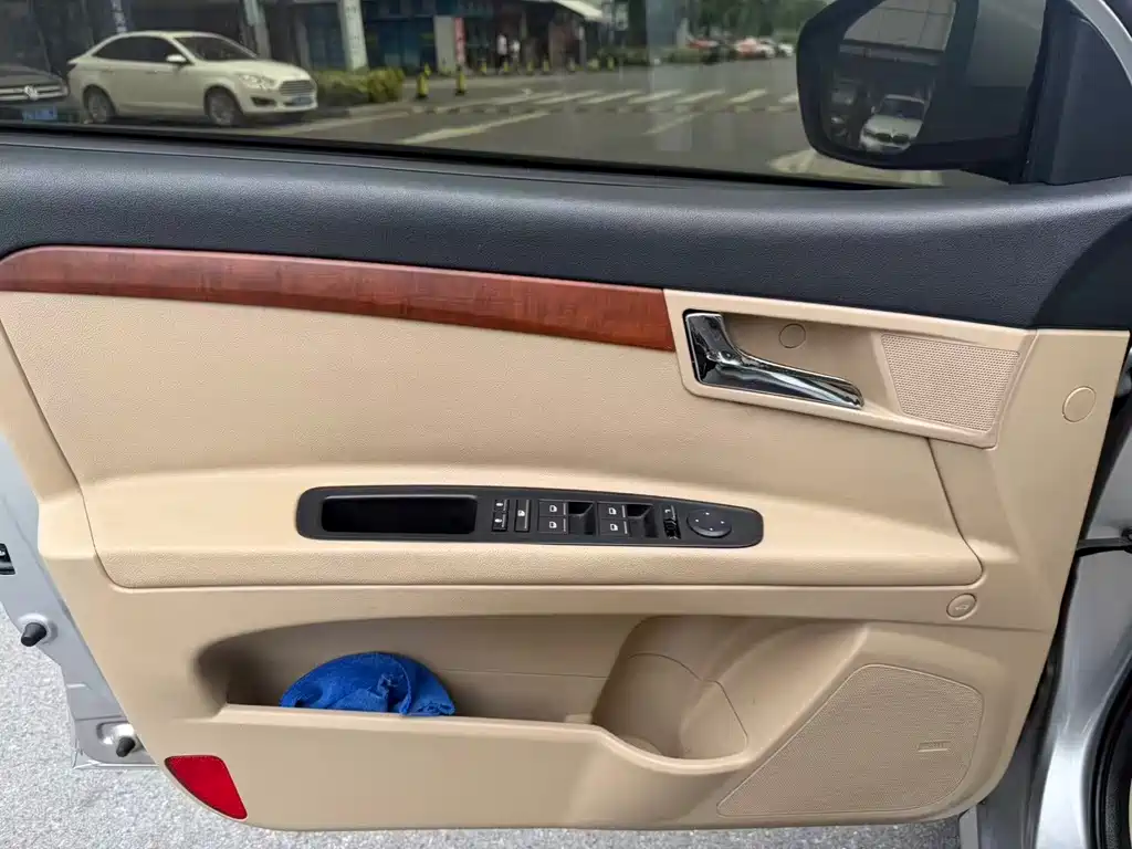 Roewe 350 — миниатюра 5