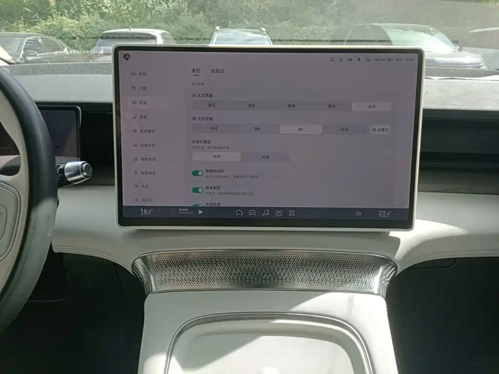 XPeng X9 — миниатюра 13