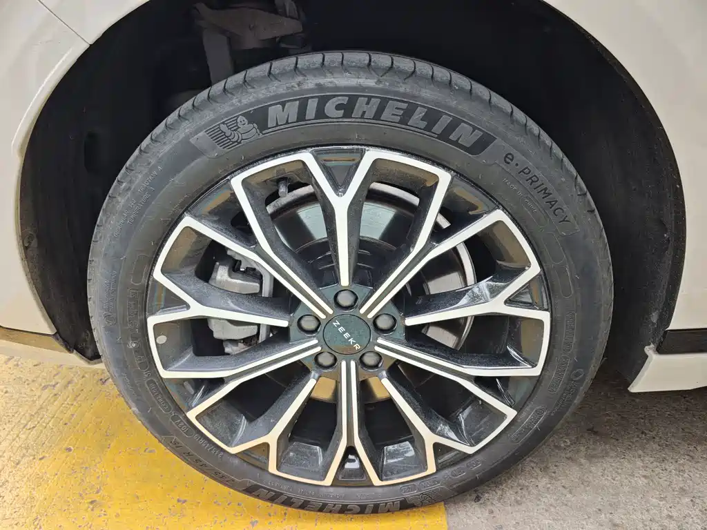 Zeekr 007GT — миниатюра 15