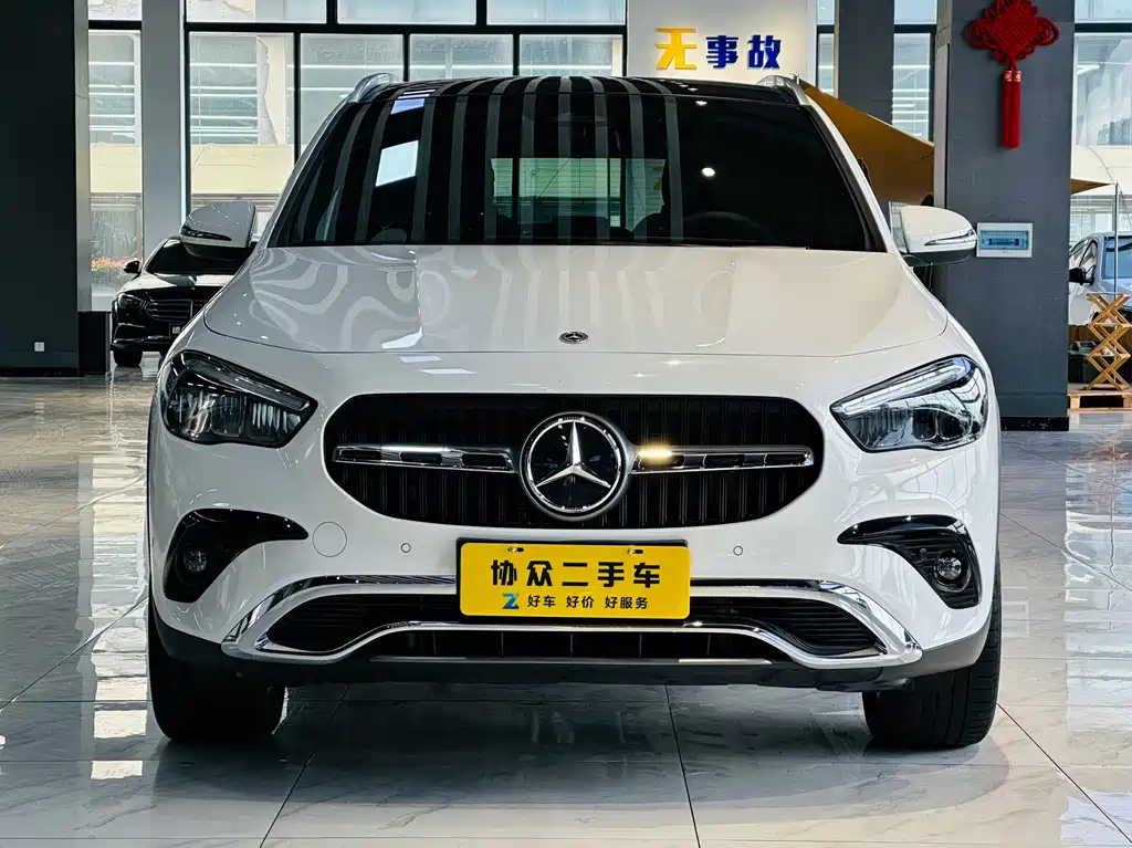 Mercedes-Benz GLA 2024