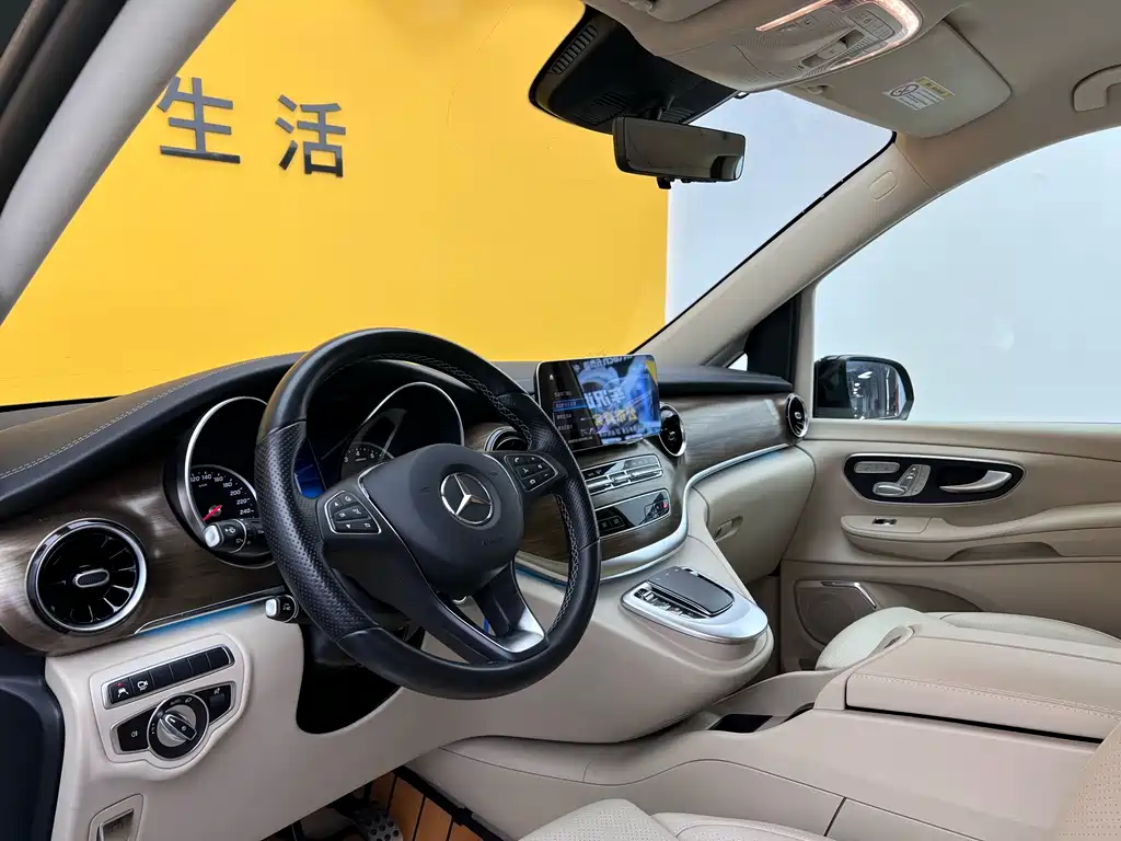Mercedes-Benz V-Class V 2022 V 260 L Luxury