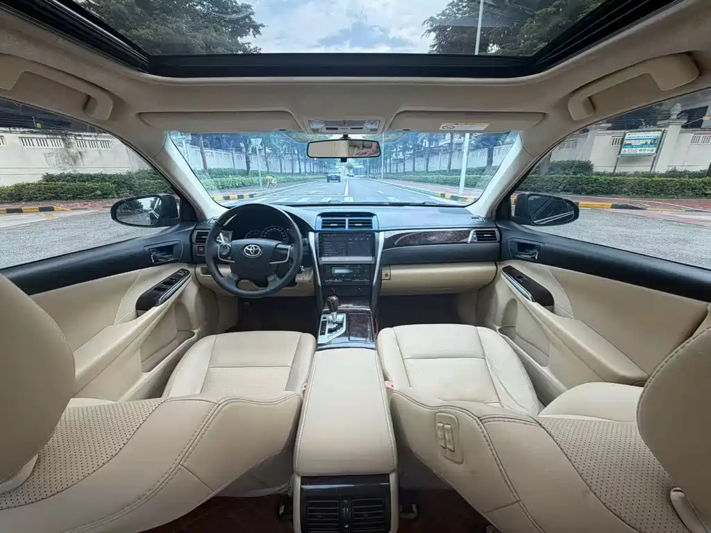 Toyota Camry — миниатюра 13