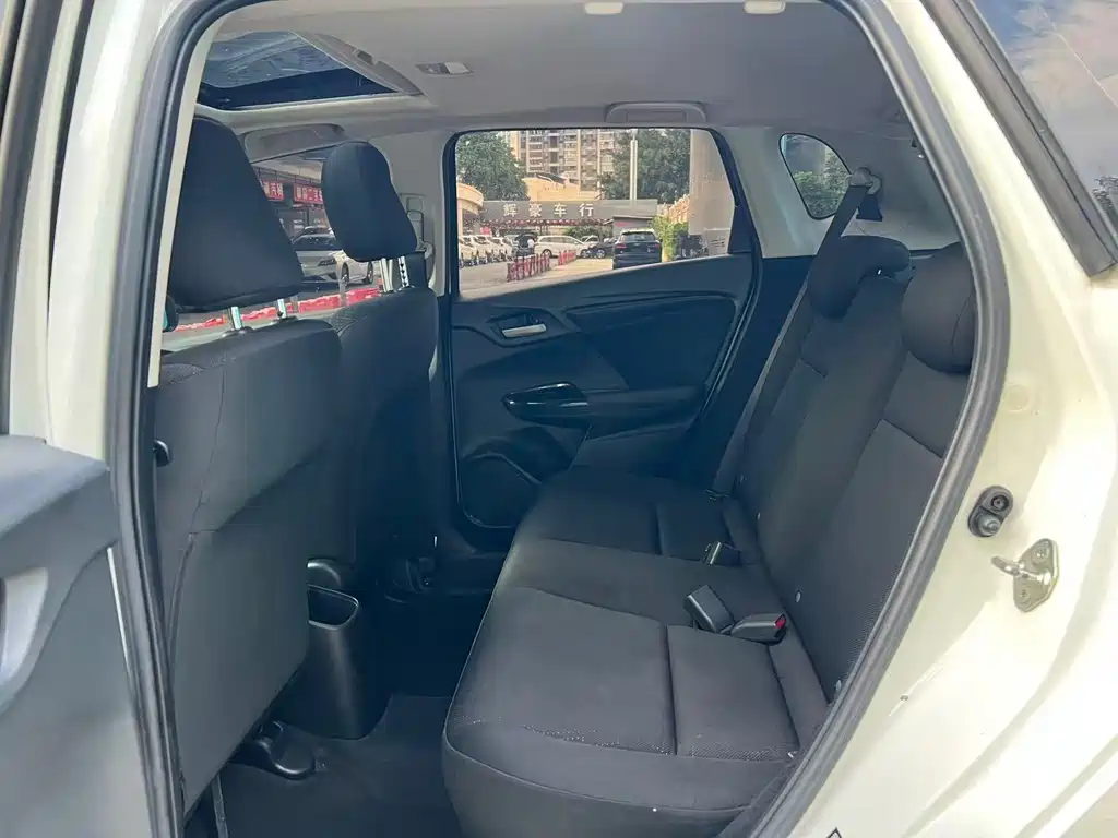 Honda Fit — миниатюра 5