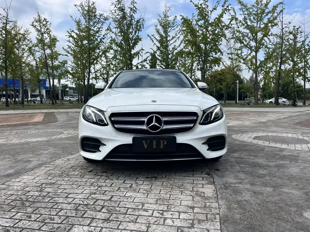 Mercedes-Benz E-Class — миниатюра 2