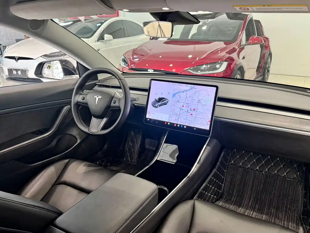 Tesla Model 3 — миниатюра 8