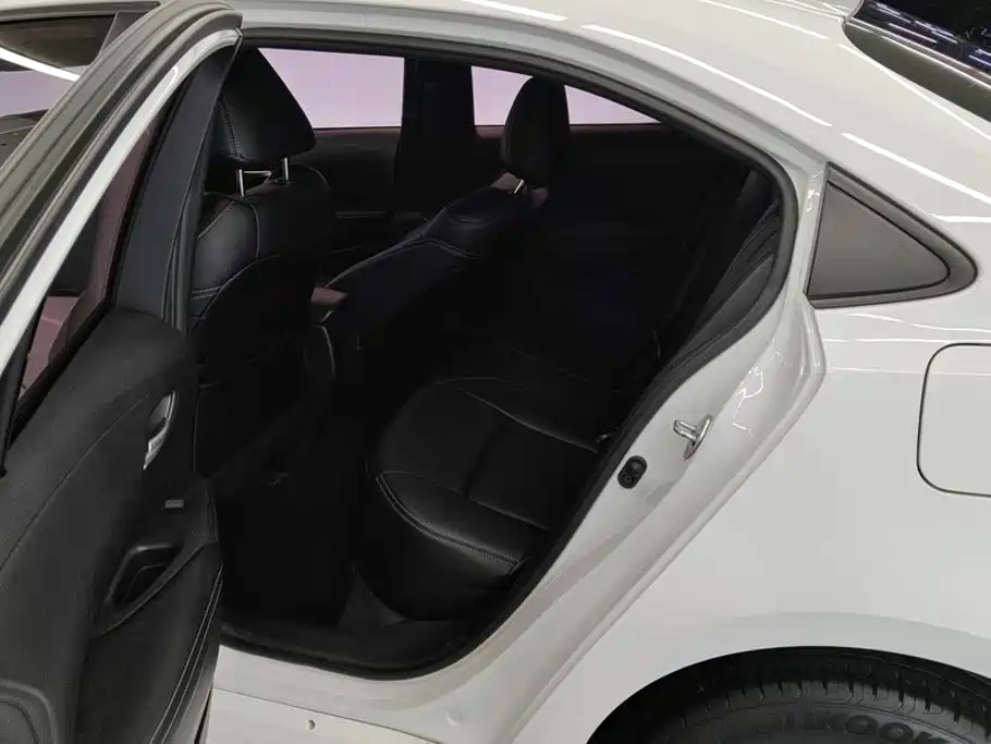 Toyota Corolla — миниатюра 11