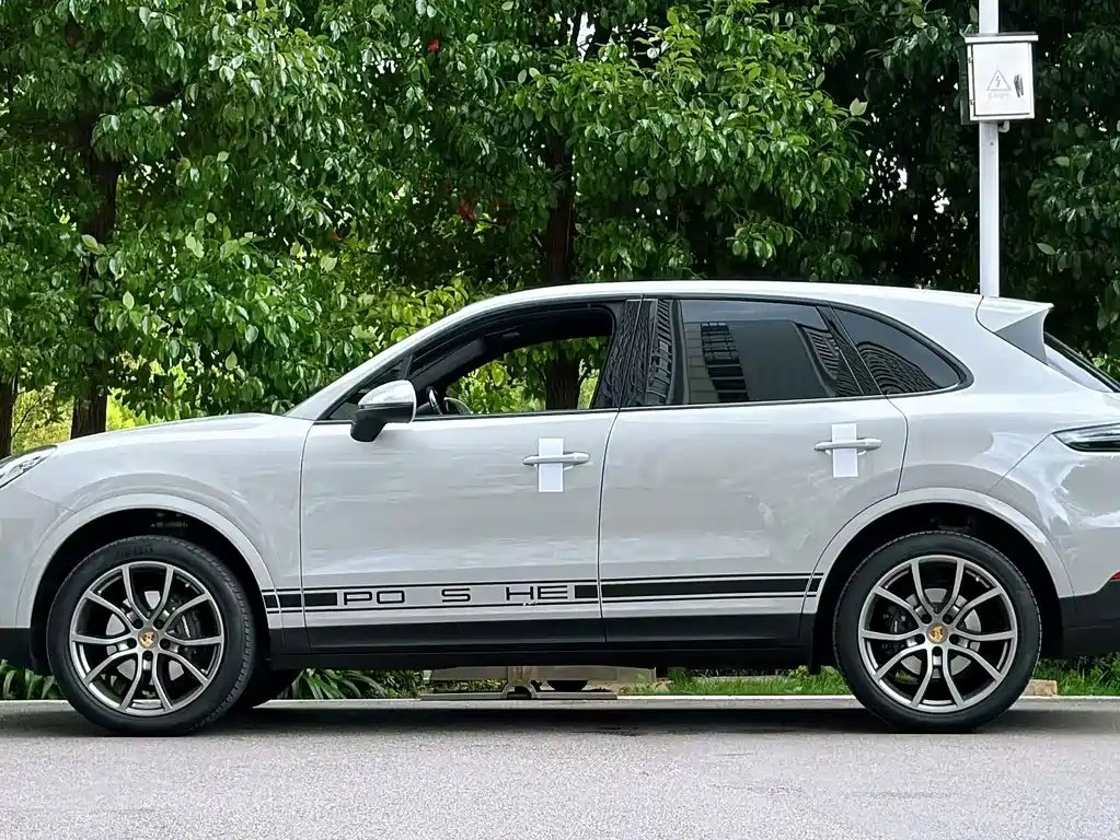 Porsche Cayenne — миниатюра 2