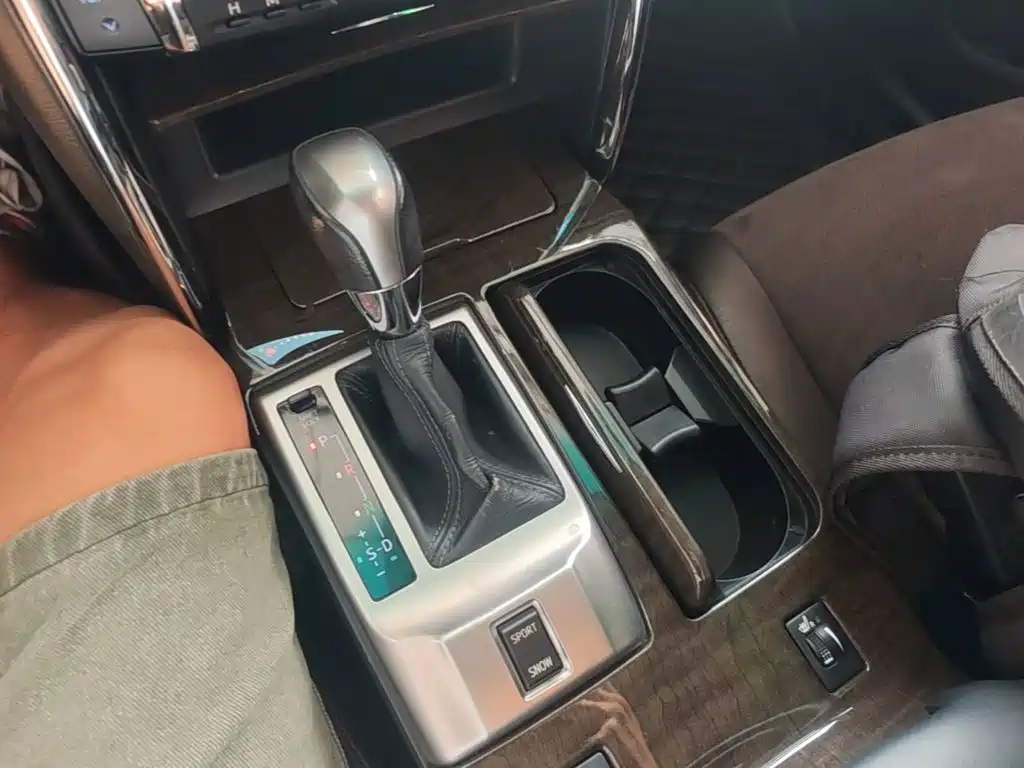 Toyota Reiz — миниатюра 14