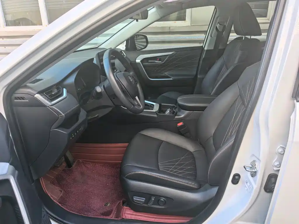 Toyota RAV4 — миниатюра 11