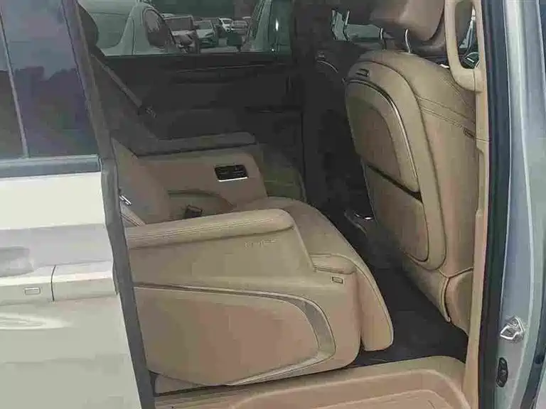 Buick GL8 Hybrid — миниатюра 6