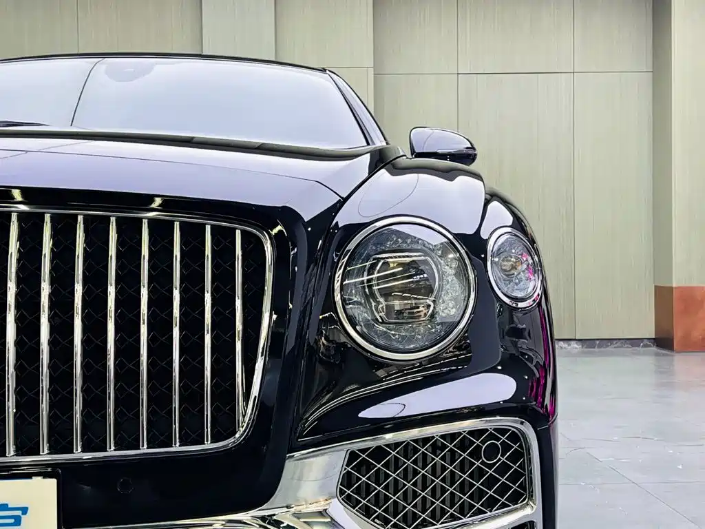 Bentley Flying Spur — миниатюра 7