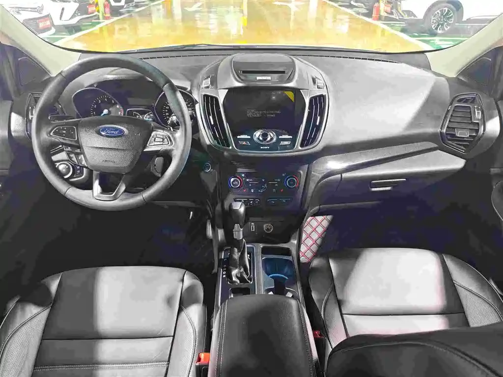 Ford Kuga — миниатюра 7