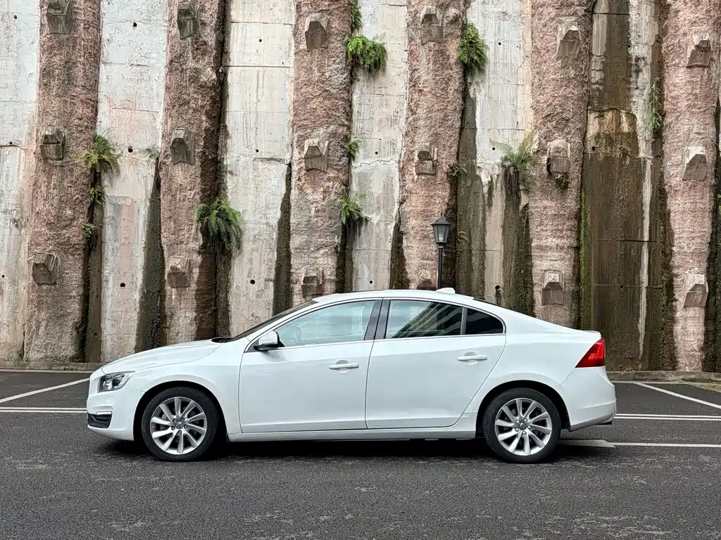 Volvo S60 — миниатюра 4