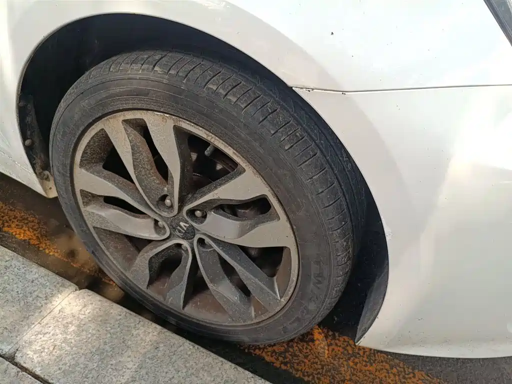 Kia K5 2014 2.0L AT LUXURY