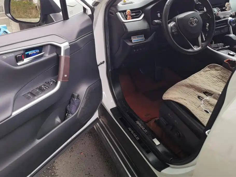 TOYOTA RAV4 RONGFANG