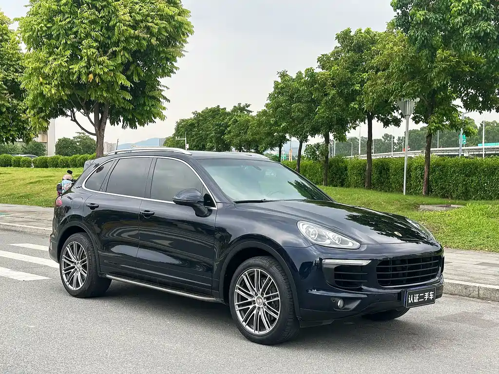 Porsche Cayenne — миниатюра 4