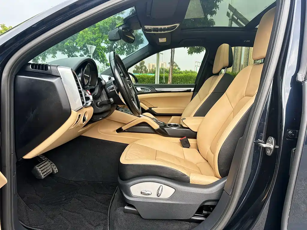 Porsche Cayenne — миниатюра 12