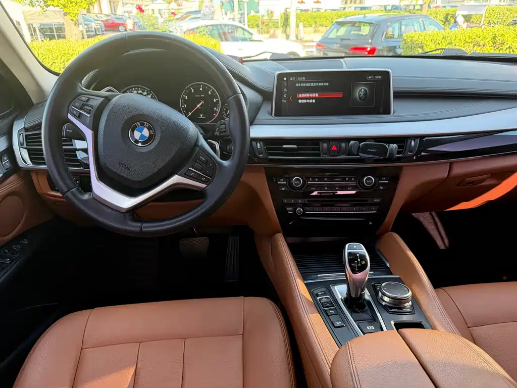 BMW X6 — миниатюра 11
