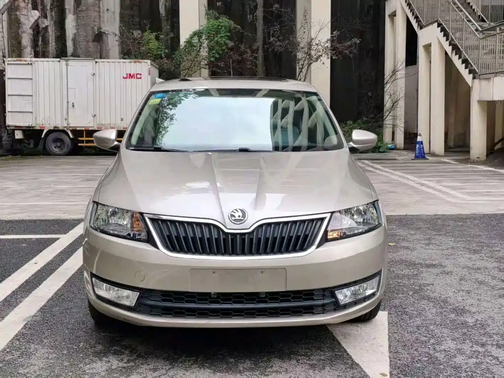 Skoda Rapid — миниатюра 2