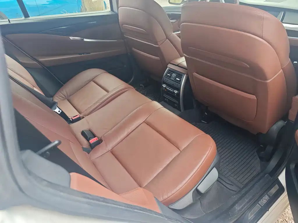 BMW 5 Series GT — миниатюра 10