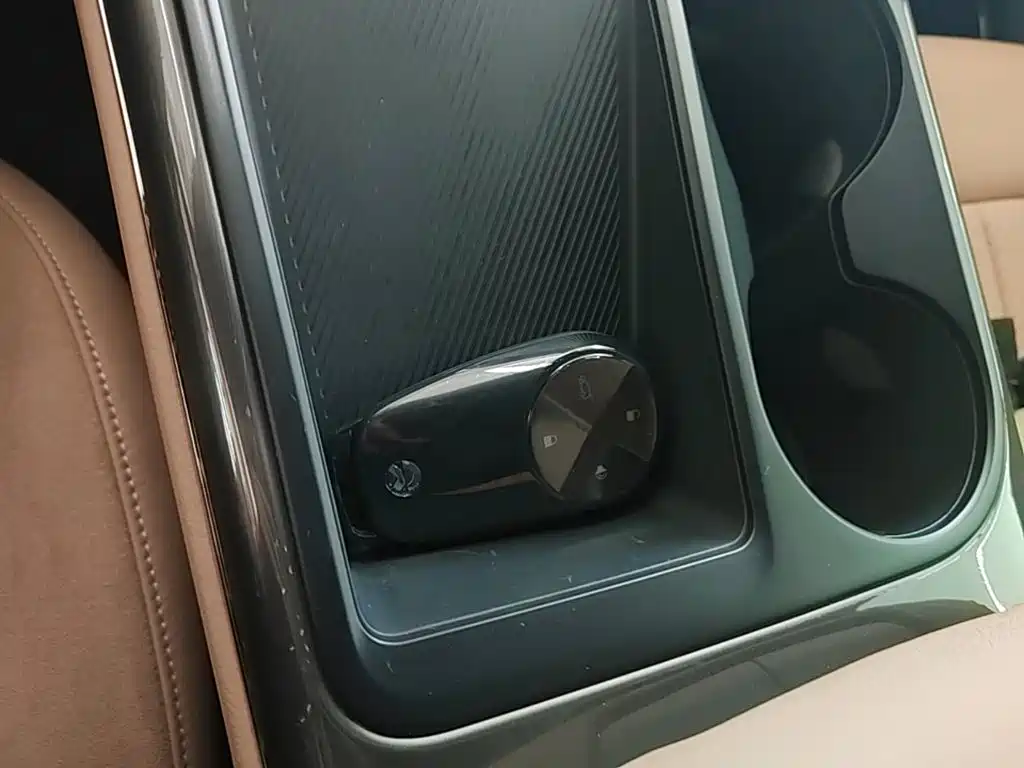 NIO ES6 — миниатюра 9
