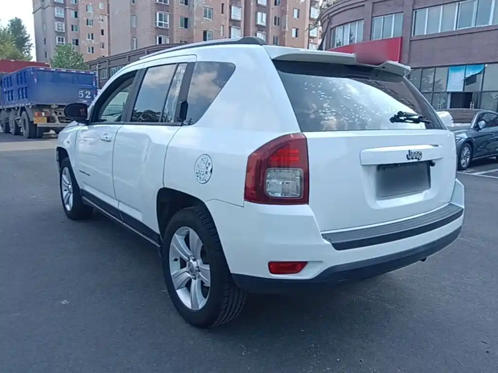 Jeep Compass (Import) — миниатюра 5