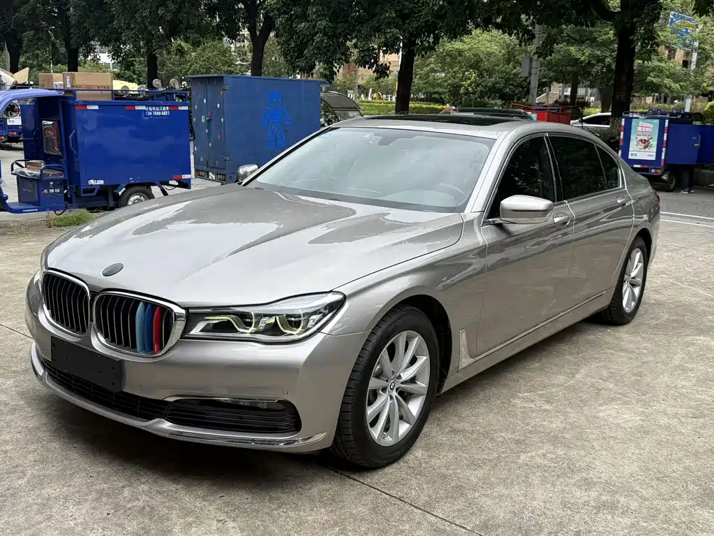 BMW 7 Series — миниатюра 3
