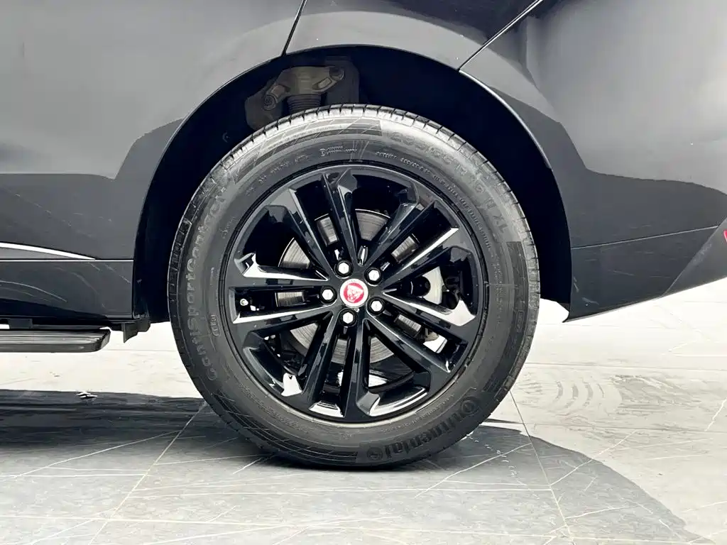 Jaguar F-PACE — миниатюра 24